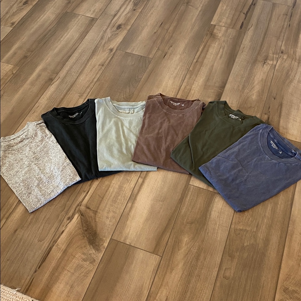6 Abercrombie and fitch relaxed tshirts. Size medium.